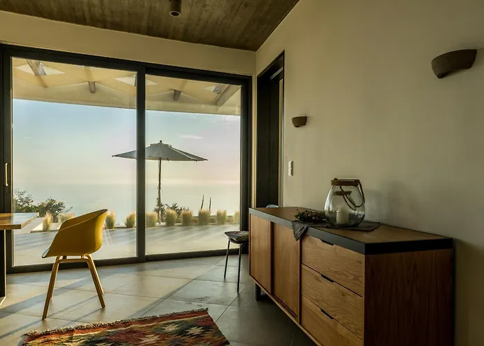 Egremni Hills Willa *